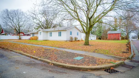 107 W Vine St, Piper City, IL 60959