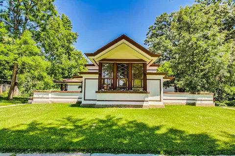 3601 Forest Ave, Brookfield, IL 60513