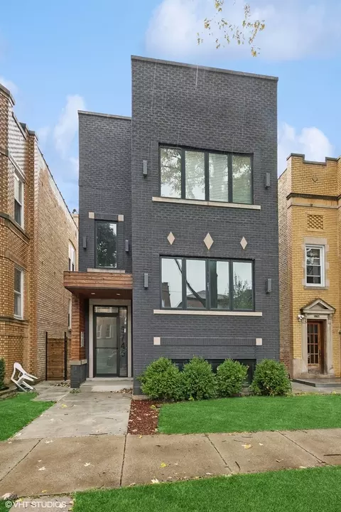 5746 N Washtenaw Ave #1, Chicago, IL 60659