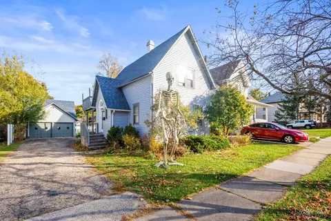 7 S Edison Ave, Elgin, IL 60123 photo 2
