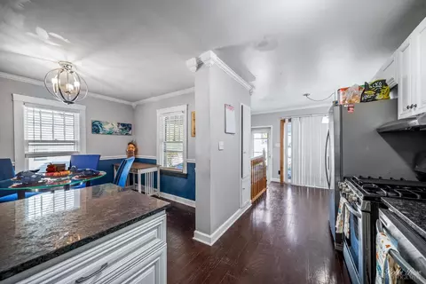 7 S Edison Ave, Elgin, IL 60123 photo 11