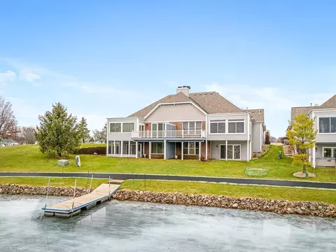 3703 Lakeview Dr, Winnebago, IL 61088