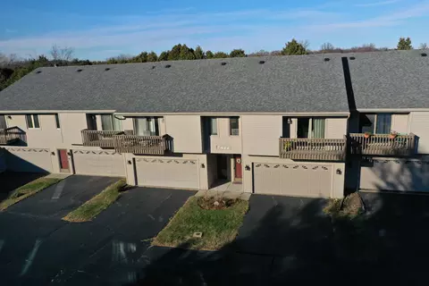 7422 Colosseum Dr #9, Rockford, IL 61107