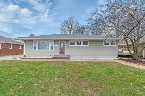 1027 E 8th St, Lockport, IL 60441