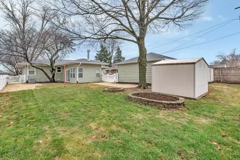 Exterior - 1027 E 8th St, Lockport, IL 60441 photo 5 of 6