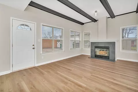 Living - 1027 E 8th St, Lockport, IL 60441 photo 6 of 8