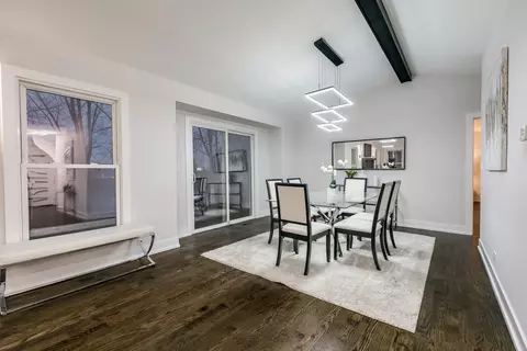 Dining - 981 Pear Tree Ln, Wheeling, IL 60090 photo 2 of 3