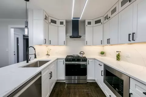 Kitchen - 981 Pear Tree Ln, Wheeling, IL 60090 photo 1 of 5