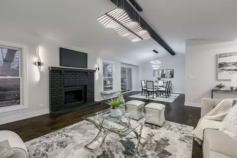 Living - 981 Pear Tree Ln, Wheeling, IL 60090 photo 1 of 5