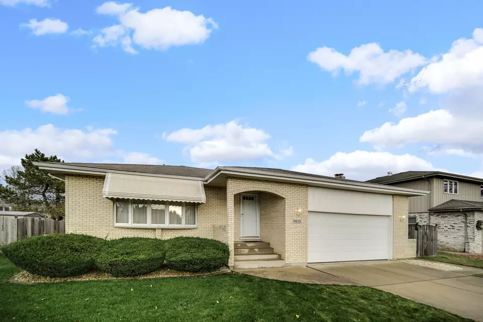 Exterior - 19835 Scarth Ln, Mokena, IL 60448 photo 3 of 4
