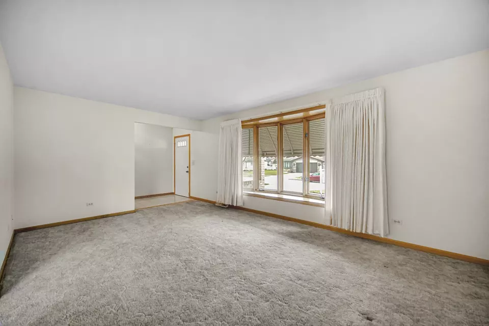 Living - 19835 Scarth Ln, Mokena, IL 60448 photo 1 of 8
