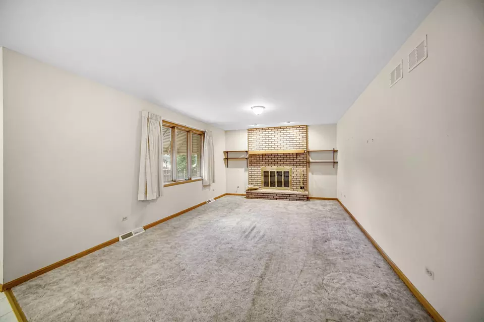 Living - 19835 Scarth Ln, Mokena, IL 60448 photo 8 of 8