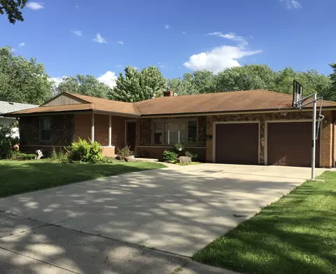 241 Clearmont Dr, Elk Grove Village, IL 60007