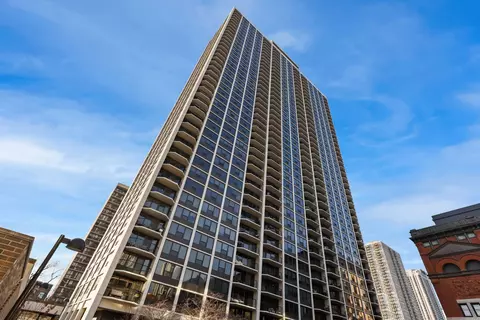 1560 N Sandburg Ter #2603J, Chicago, IL 60610