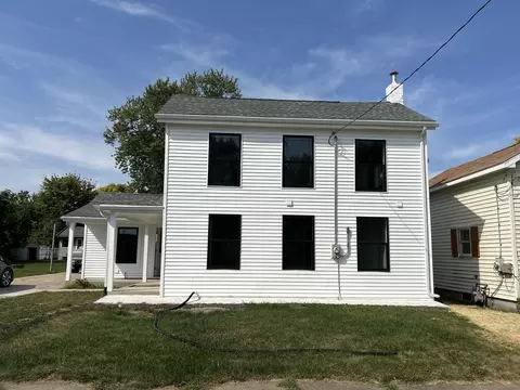 126 S Commercial Ave, Amboy, IL 61310