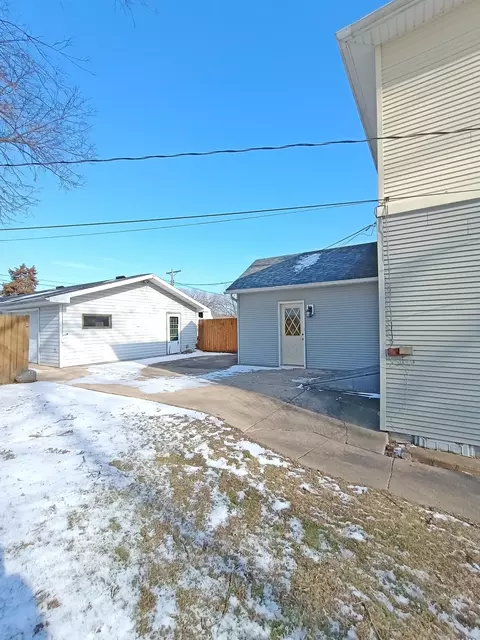 Exterior - 116 E 4th St, Spring Valley, IL 61362 photo 3 of 3