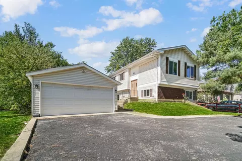 239 Essex Ct, Bolingbrook, IL 60440