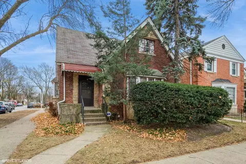 2901 W Greenleaf Ave, Chicago, IL 60645