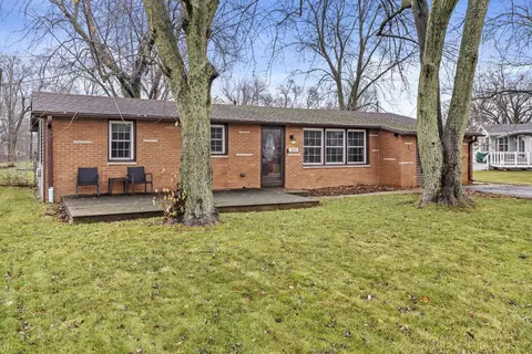 305 W Woodlawn Rd, New Lenox, IL 60451
