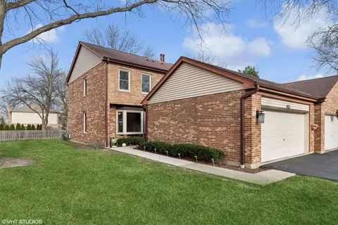 1628 N Windsor Dr, Arlington Heights, IL 60004