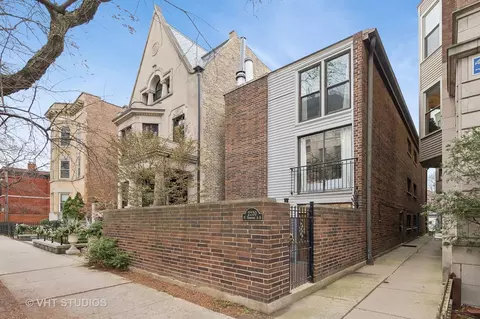 2220 N Kenmore Ave #A, Chicago, IL 60614