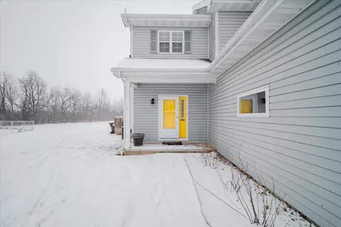 Exterior - 101 Labrador Ln, Downs, IL 61736 photo 2 of 10