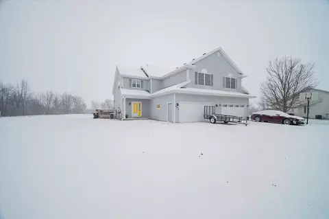 101 Labrador Ln, Downs, IL 61736