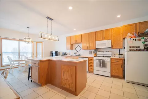 Kitchen - 101 Labrador Ln, Downs, IL 61736 photo 5 of 6