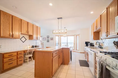 Kitchen - 101 Labrador Ln, Downs, IL 61736 photo 4 of 6