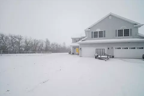 Exterior - 101 Labrador Ln, Downs, IL 61736 photo 10 of 10