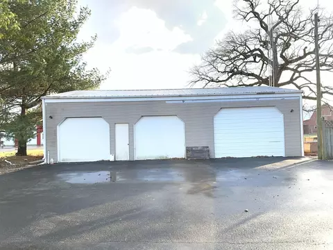 Exterior - 1242 E County Hwy 30, Danforth, IL 60930 photo 5 of 14