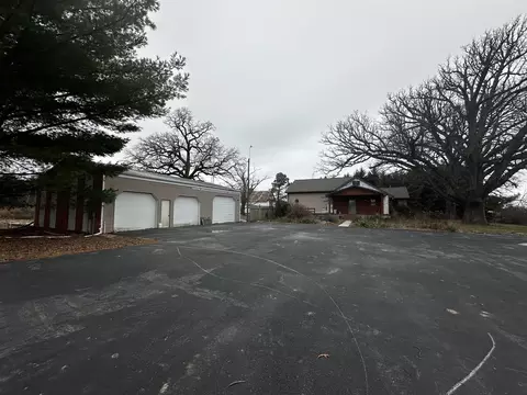Exterior - 1242 E County Hwy 30, Danforth, IL 60930 photo 2 of 14