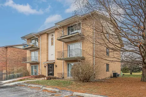 15324 Treetop Dr #2N, Orland Park, IL 60462