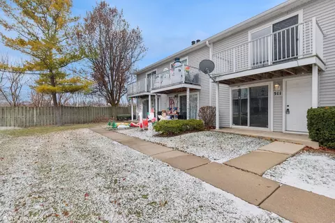 511 Meadow Green Ln, Round Lake Beach, IL 60073