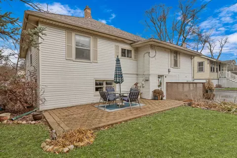 43238 N Lakeside Dr, Antioch, IL 60002