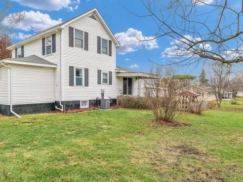 249 S Sangamon St, Bement, IL 61813 photo 32