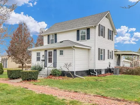 249 S Sangamon St, Bement, IL 61813 photo 3