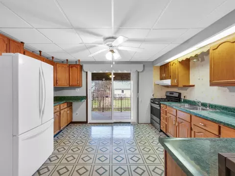 249 S Sangamon St, Bement, IL 61813 photo 13
