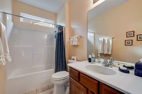 2437 Cape Cod Cir, Elgin, IL 60124 photo 20