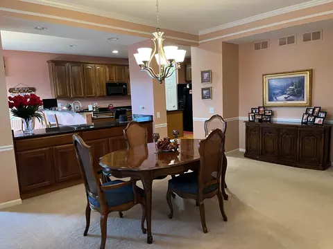 2437 Cape Cod Cir, Elgin, IL 60124 photo 13