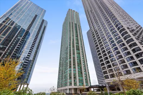 195 N Harbor Dr #2406, Chicago, IL 60601
