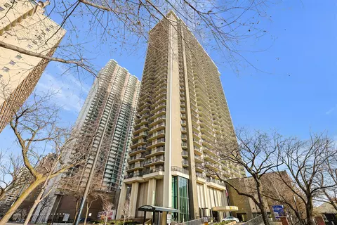 6007 N Sheridan Rd #27E, Chicago, IL 60660