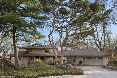 631 Carolyn Dr, Glen Ellyn, IL 60137