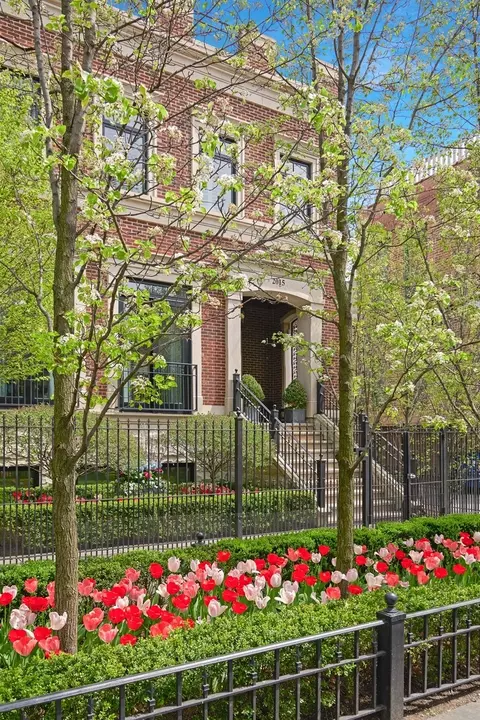 2015 N Dayton St, Chicago, IL 60614