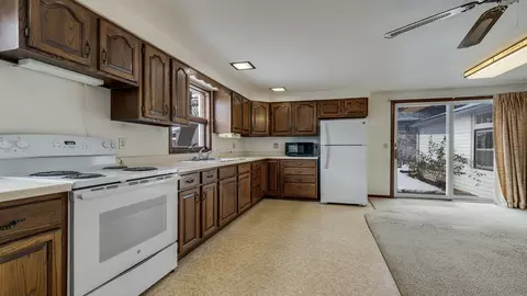 303 E Second St, Leaf River, IL 61047 photo 13