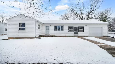 303 E Second St, Leaf River, IL 61047
