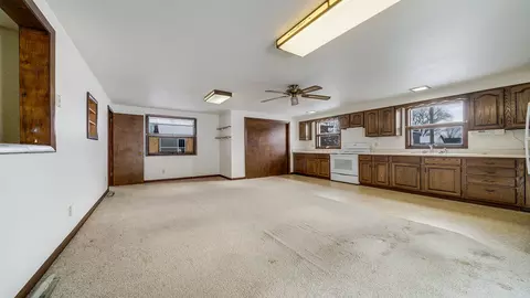 303 E Second St, Leaf River, IL 61047 photo 7