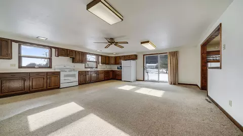 303 E Second St, Leaf River, IL 61047 photo 9