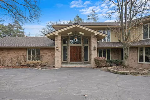 411 Woodland Ct, Glenview, IL 60025
