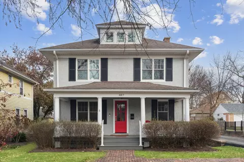 887 Summit Ave, Lake Forest, IL 60045